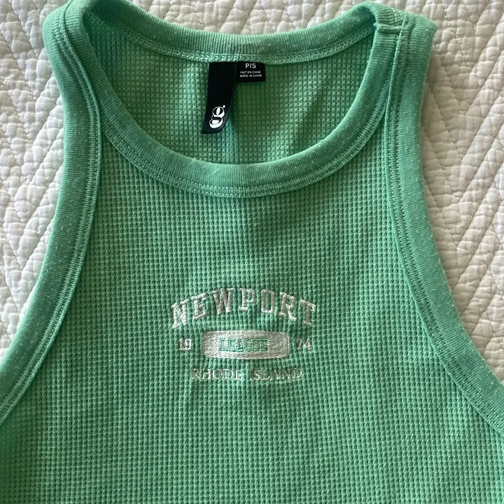 Garage Newport Rhode Island crop top - Picture 2 of 2